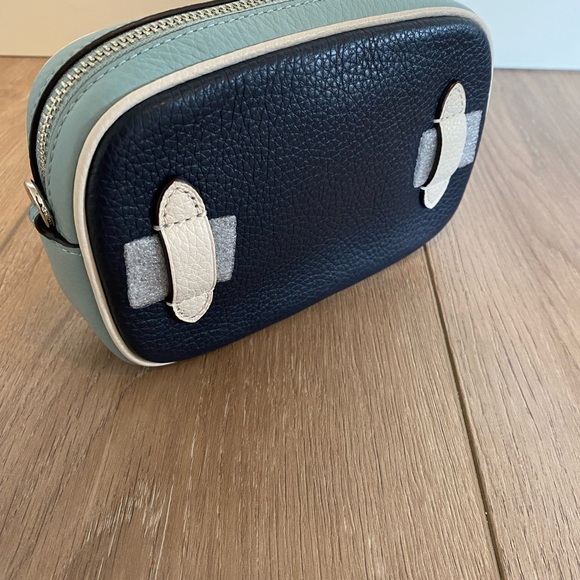 JES CONVERTIBLE BELT BAG IN COLORBLOCK (COACH F75907)
MIDNIGHT/MULTI/SILVER - Picture 4 of 8